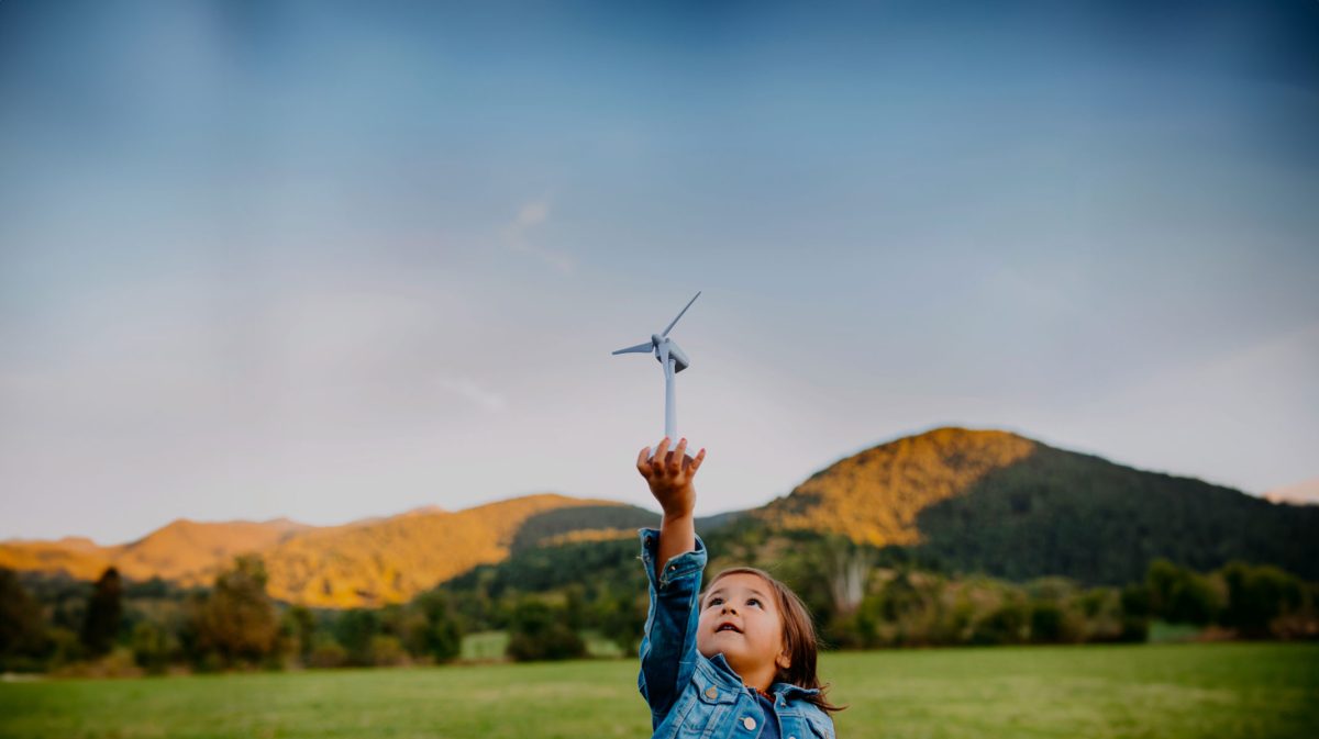innso_windmill_child